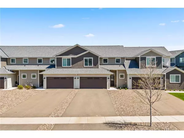 1718 Southpoint Lane, Hudson, WI 54016