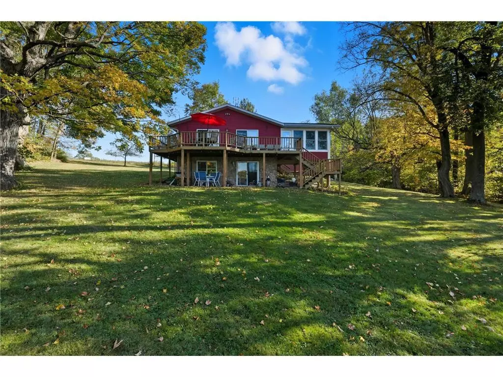 Cumberland, WI 54829,231 27 1/4 26 7/8 Avenue