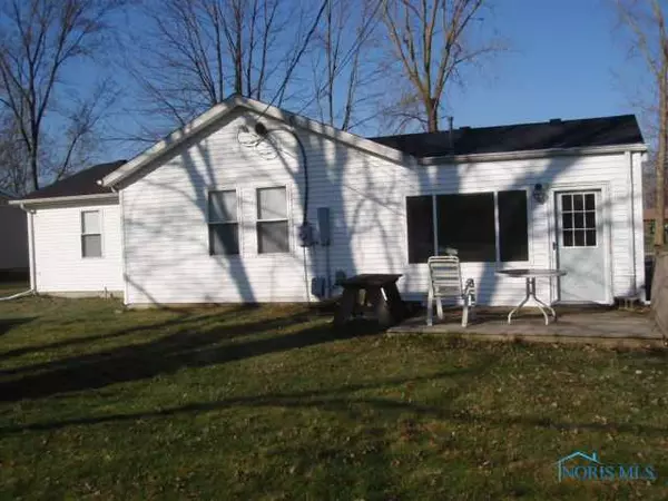 Bradner, OH 43406,118 W Park LN