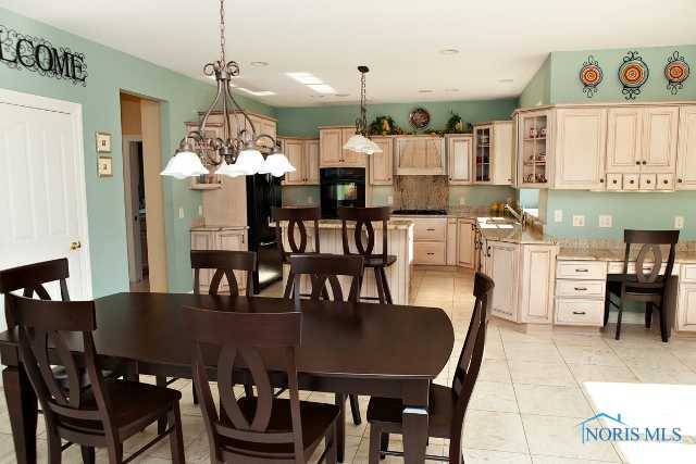 Perrysburg, OH 43551,25650 Wood Creek