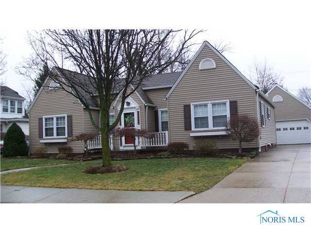 Napoleon, OH 43545,641 W Main