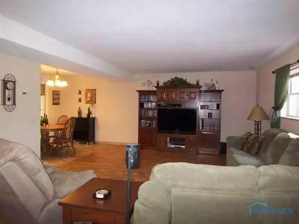 Holland, OH 43528,310 Oak Hill CT