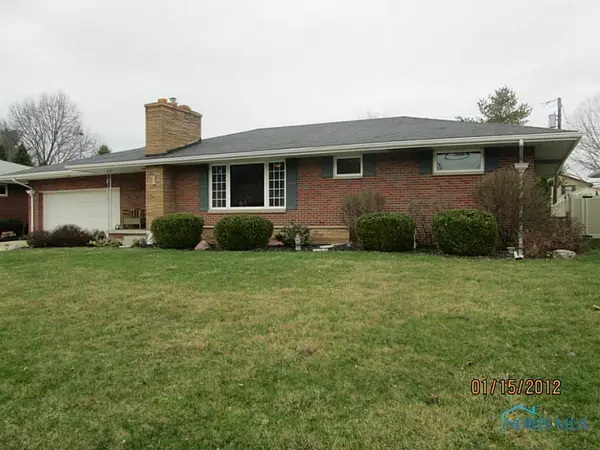 214 Birch DR, Rossford, OH 43460