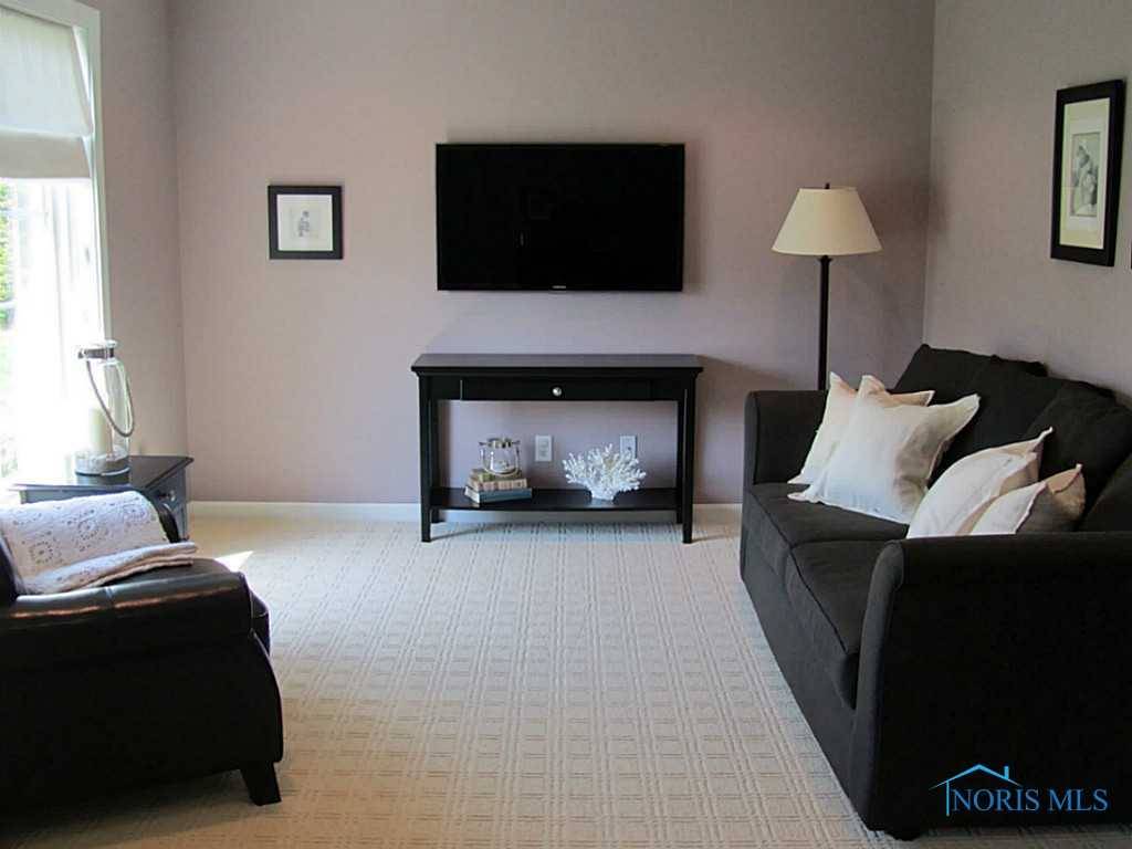 Bryan, OH 43506,706 BRIARWOOD LN