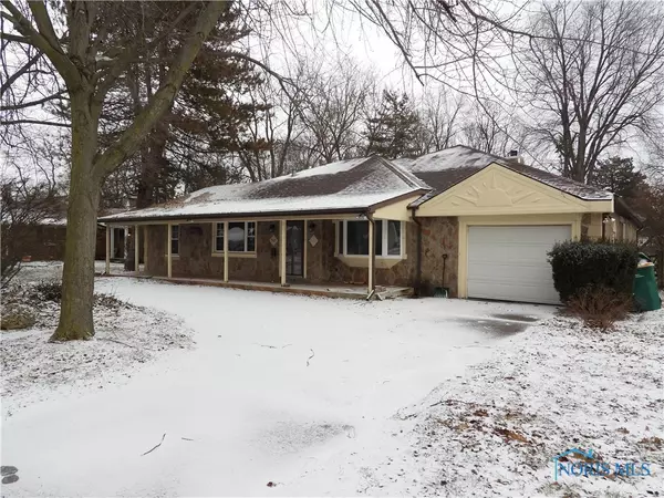 348 Colony RD, Rossford, OH 43460