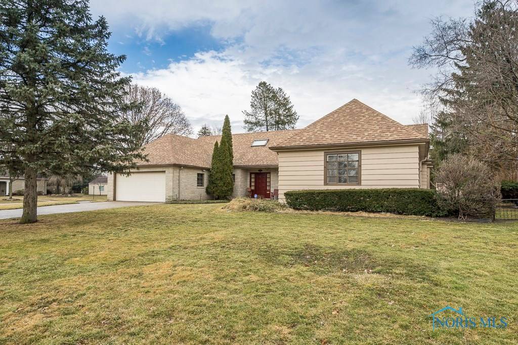 3010 Scarsborough RD, Ottawa Hills, OH 43615