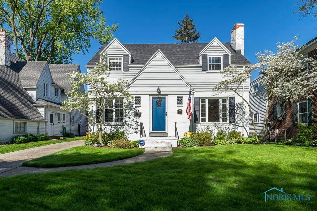 2351 Hempstead RD, Ottawa Hills, OH 43606