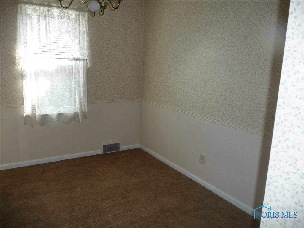 Woodville, OH 43469,928 W College AVE