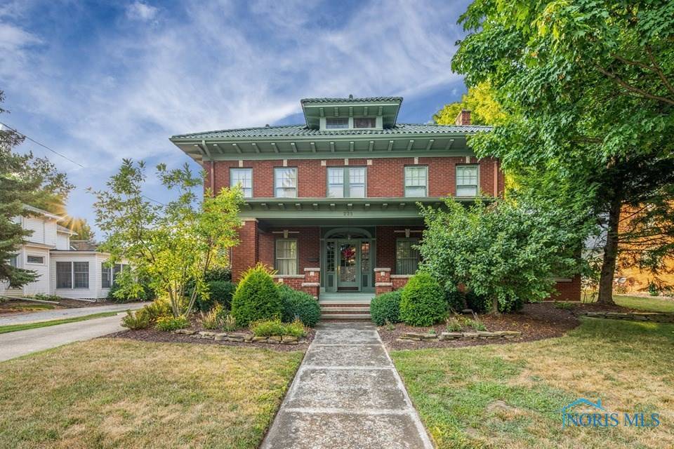 225 W Buckeye ST, Clyde, OH 43410