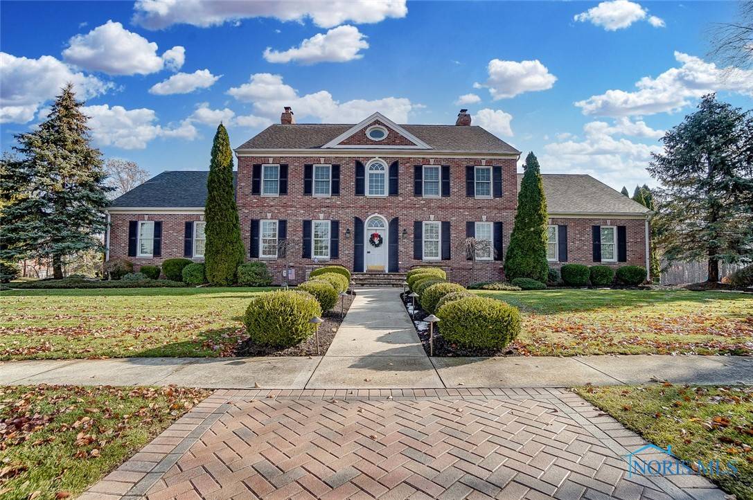 565 Deer Valley CIR, Findlay, OH 45840