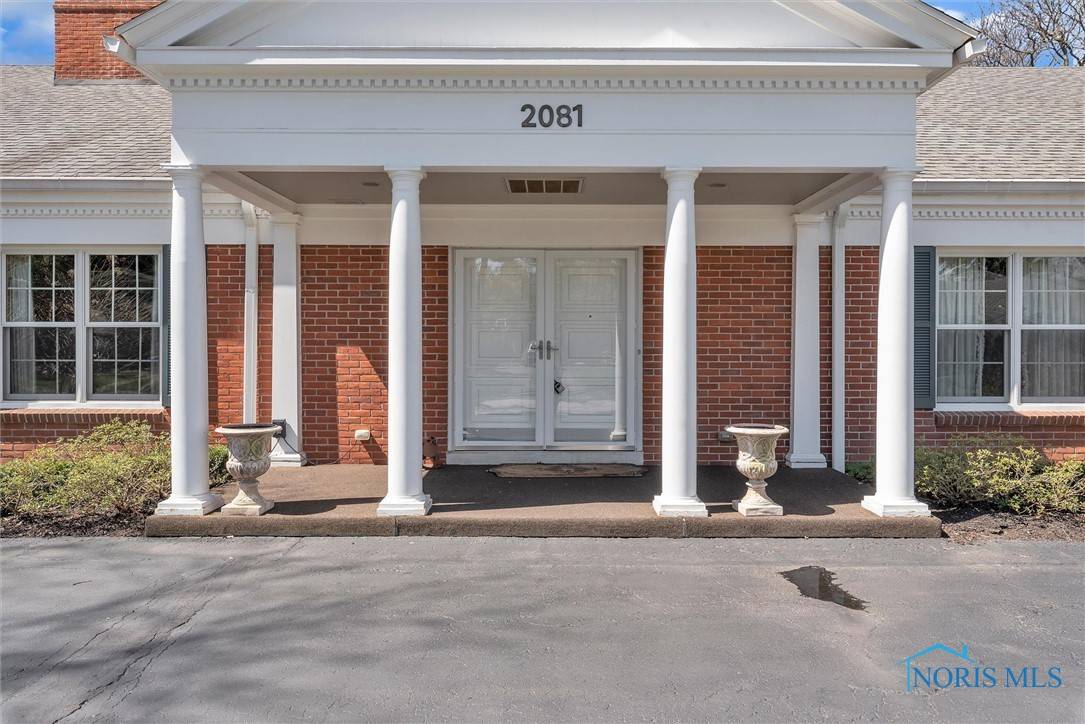 Ottawa Hills, OH 43606,2081 Whitehall RD