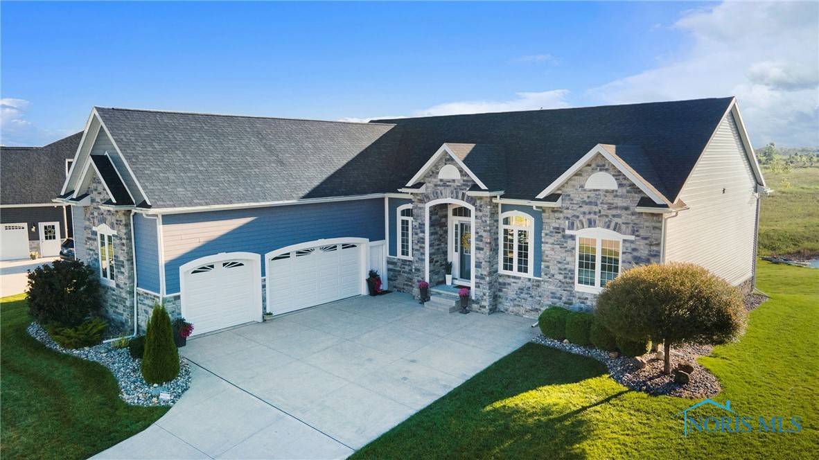 25261 John F Mccarthy WAY, Perrysburg, OH 43551