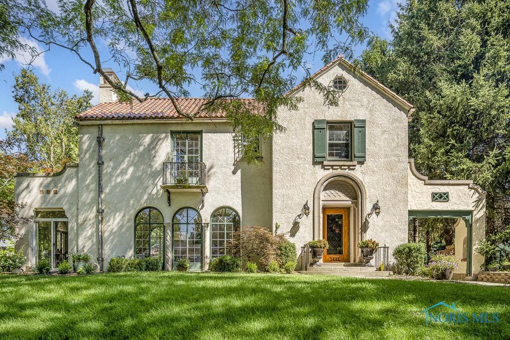 3446 Chestnut Hill RD, Ottawa Hills, OH 43606