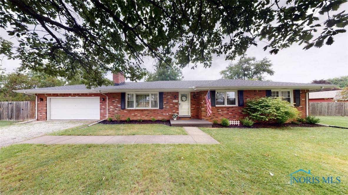 633 Valley DR, Rossford, OH 43460