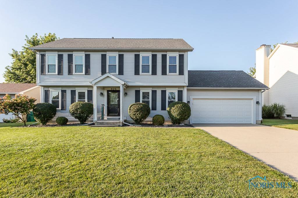 926 Orchard DR, Rossford, OH 43460