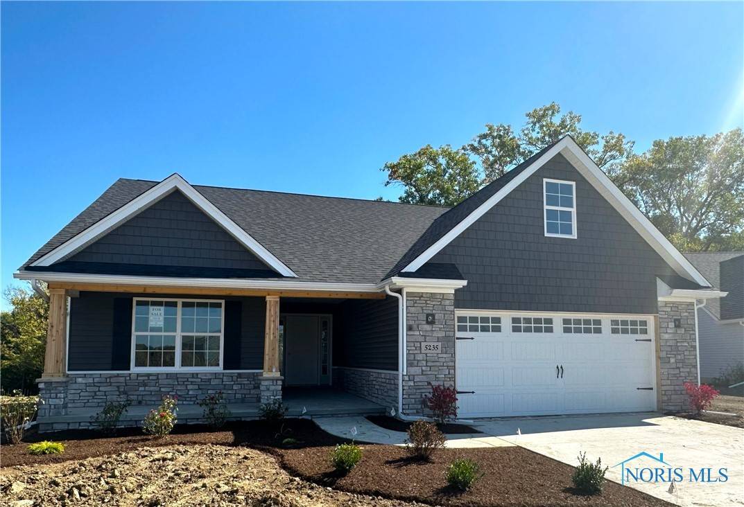 5235 Calistoga DR, Monclova, OH 43542