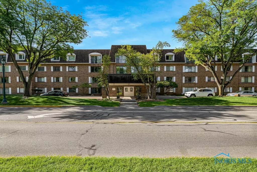 Ottawa Hills, OH 43615,4343 W Bancroft ST #3C