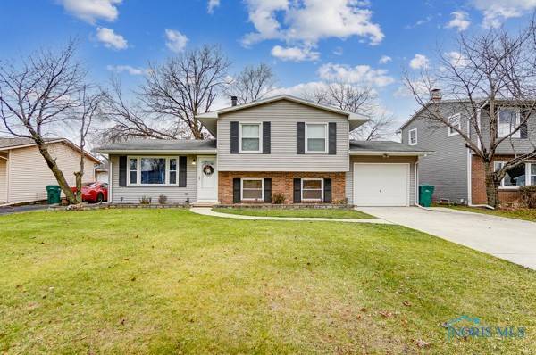 512 Indian Ridge TRL, Rossford, OH 43460