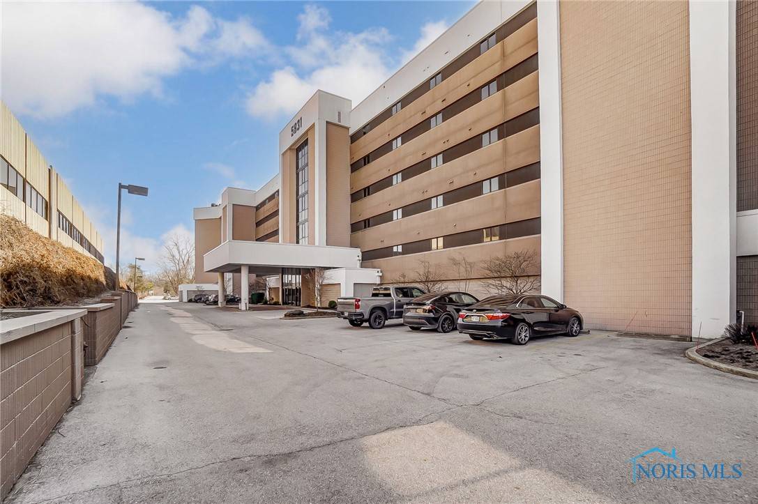 5831 Monroe ST #207, Sylvania, OH 43560