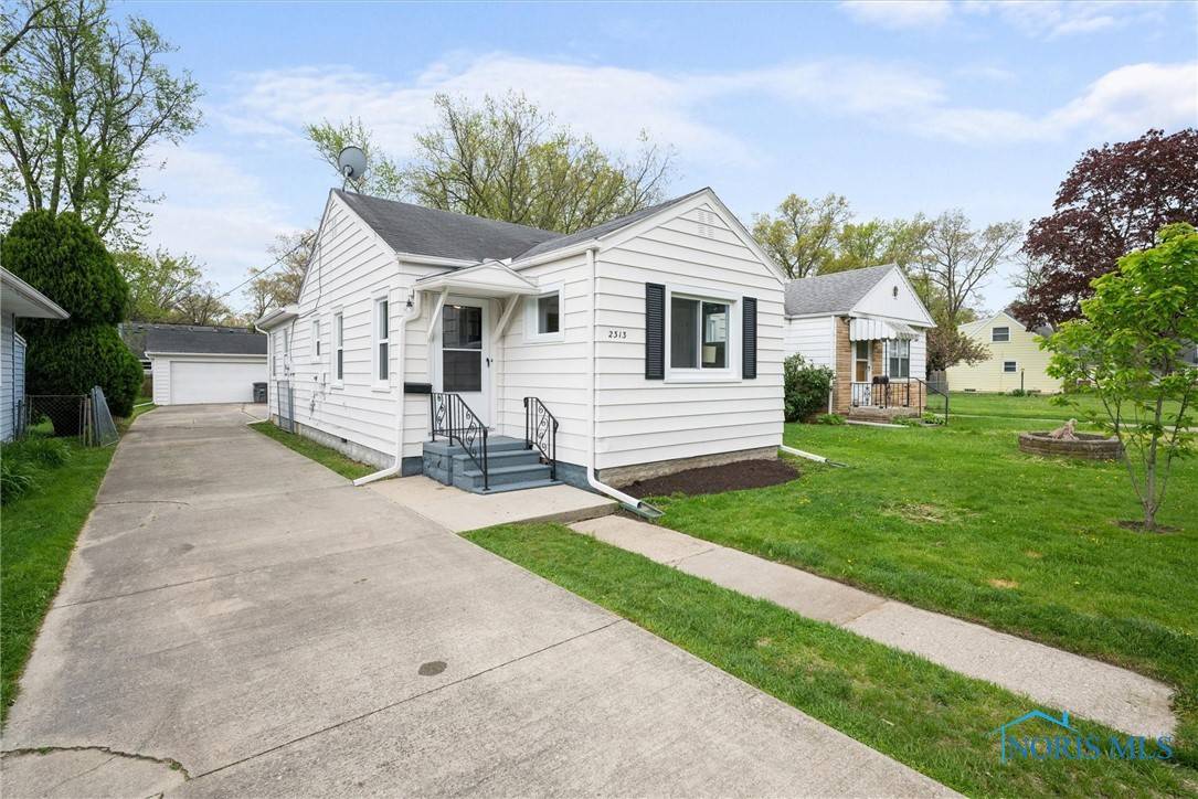 2313 Murray DR, Toledo, OH 43613