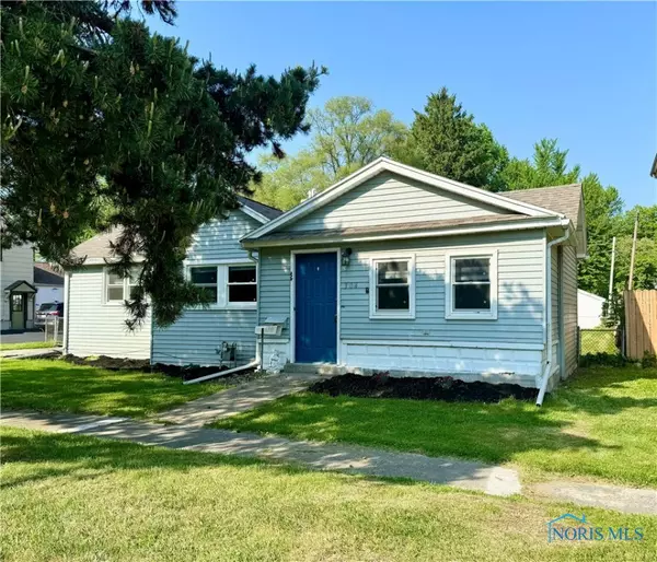 304 Lincoln AVE, Swanton, OH 43558