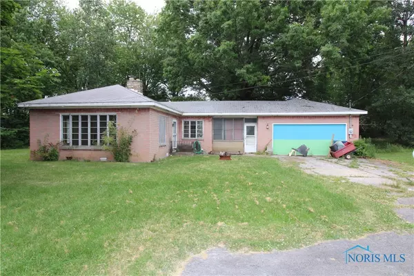 3265 W Lakeshore DR, Port Clinton, OH 43452