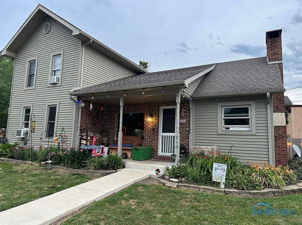 210 Maple ST, West Unity, OH 43570