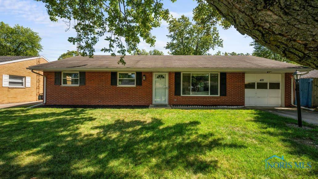 421 Danesmoor RD, Holland, OH 43528