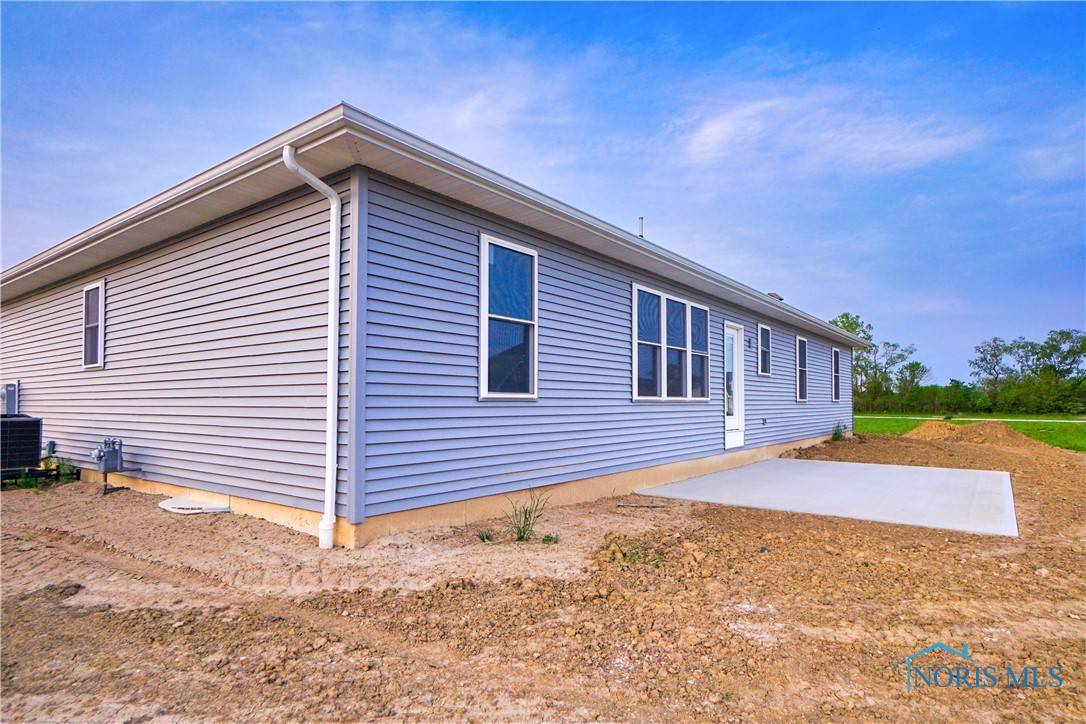 Van Buren, OH 45889,115 Couchot LN