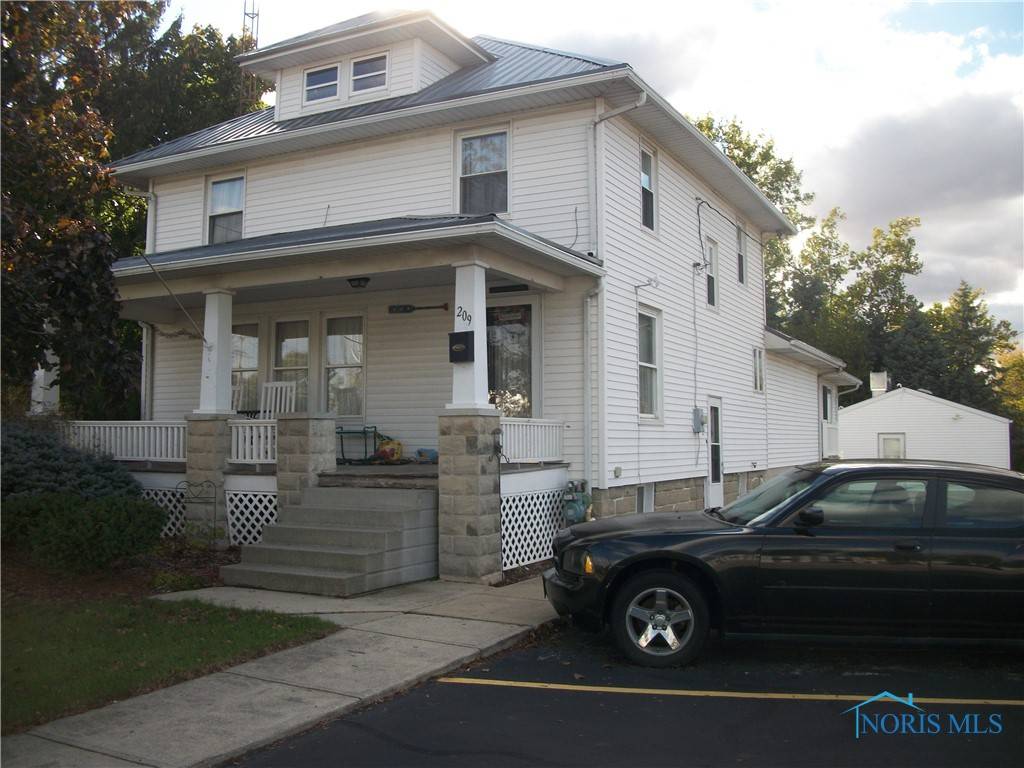 209 N Benton ST, Oak Harbor, OH 43449