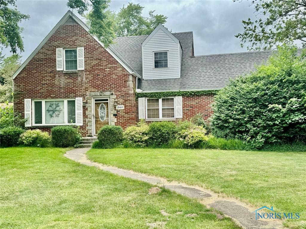 3844 Indian RD, Ottawa Hills, OH 43606