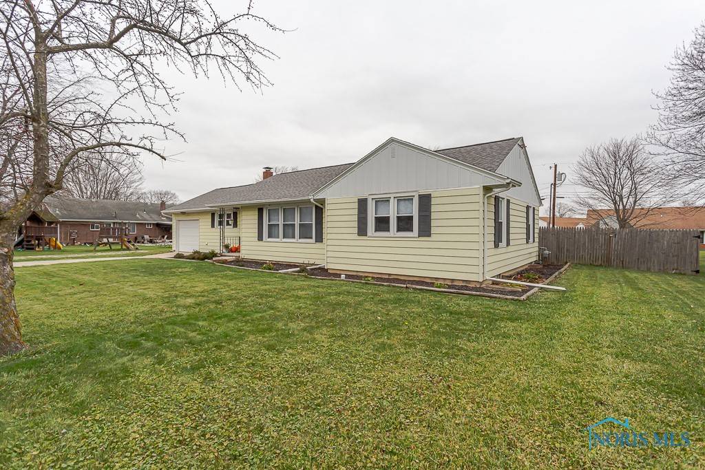 Woodville, OH 43469,422 Henry DR