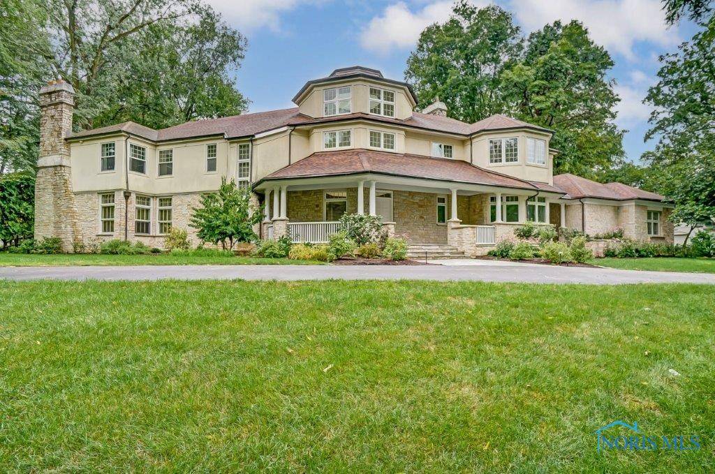 4321 Dovewood LN, Sylvania, OH 43560