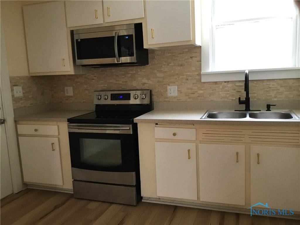 Toledo, OH 43606,2773 Inwood DR