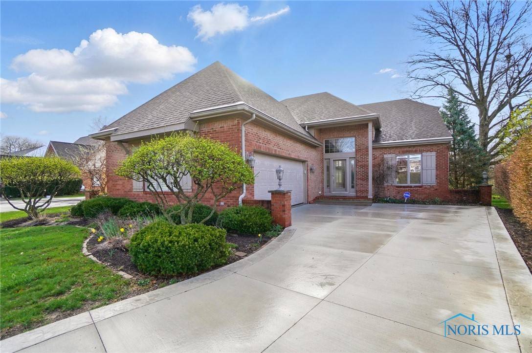 9466 Sheffield RD, Perrysburg, OH 43551