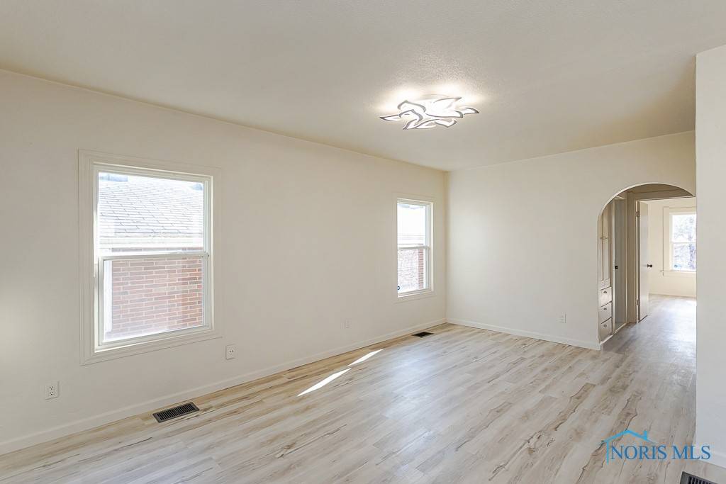 Toledo, OH 43609,822 Wright AVE