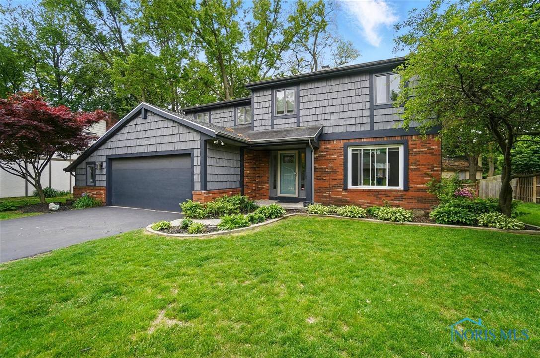 2369 Saint James Woods BLVD, Toledo, OH 43617