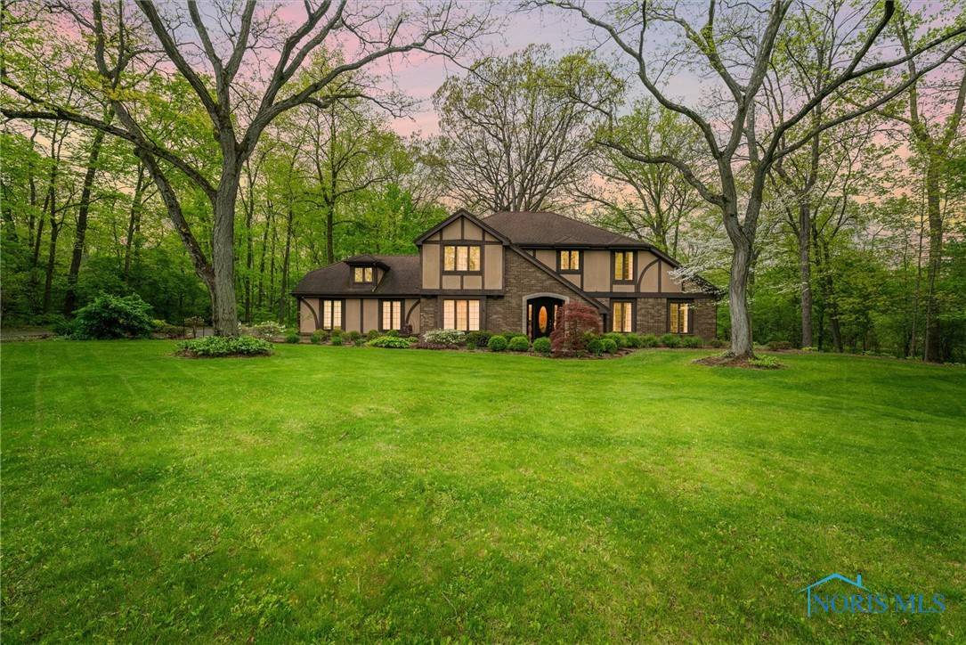 26101 Willowbend RD, Perrysburg, OH 43551