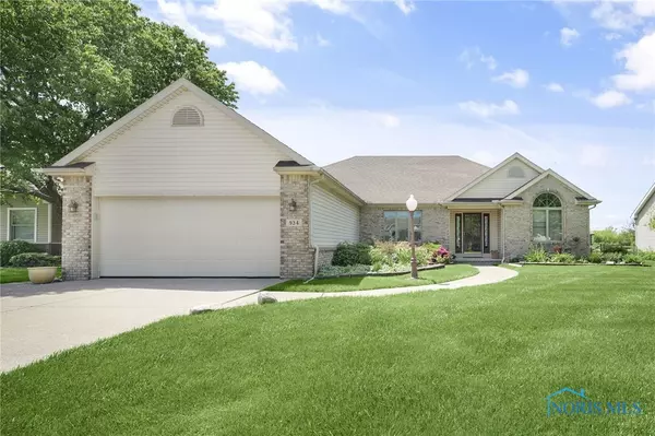934 Reynolds CIR, Oregon, OH 43616