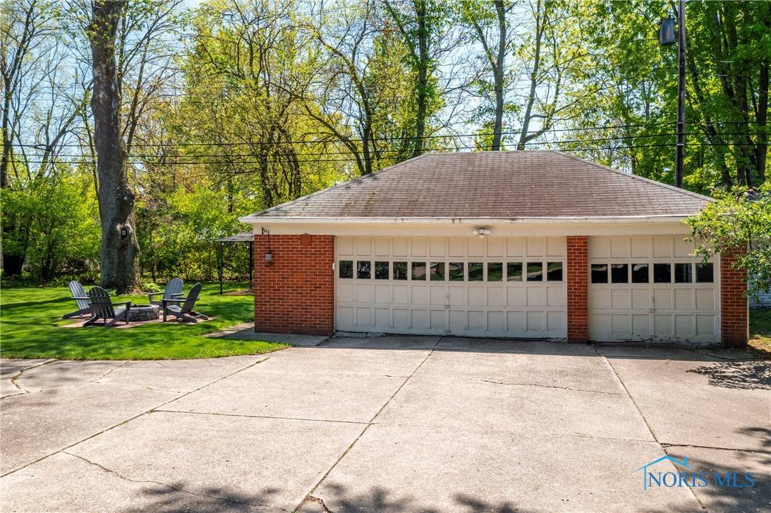 Ottawa Hills, OH 43606,3935 Hillandale RD