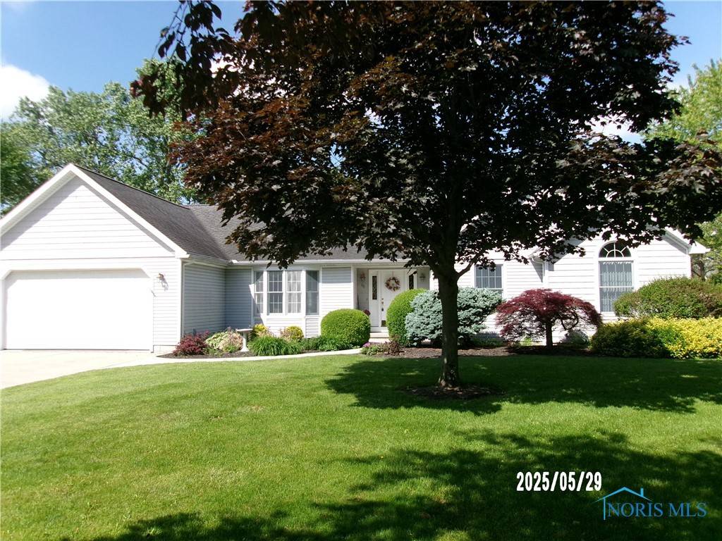 80 S Brookside DR, Oak Harbor, OH 43449