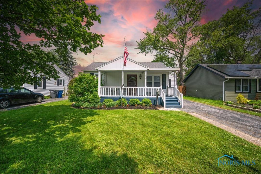 557 W 7th ST, Perrysburg, OH 43551