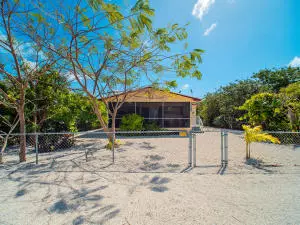 Big Pine Key, FL 33043,29312 Coconut Palm DR