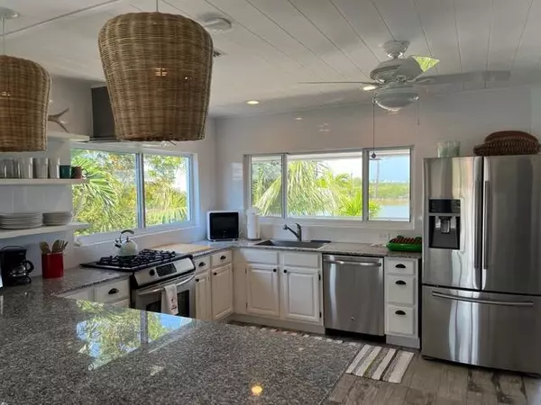 Big Pine Key, FL 33043,215 W Cahill CT