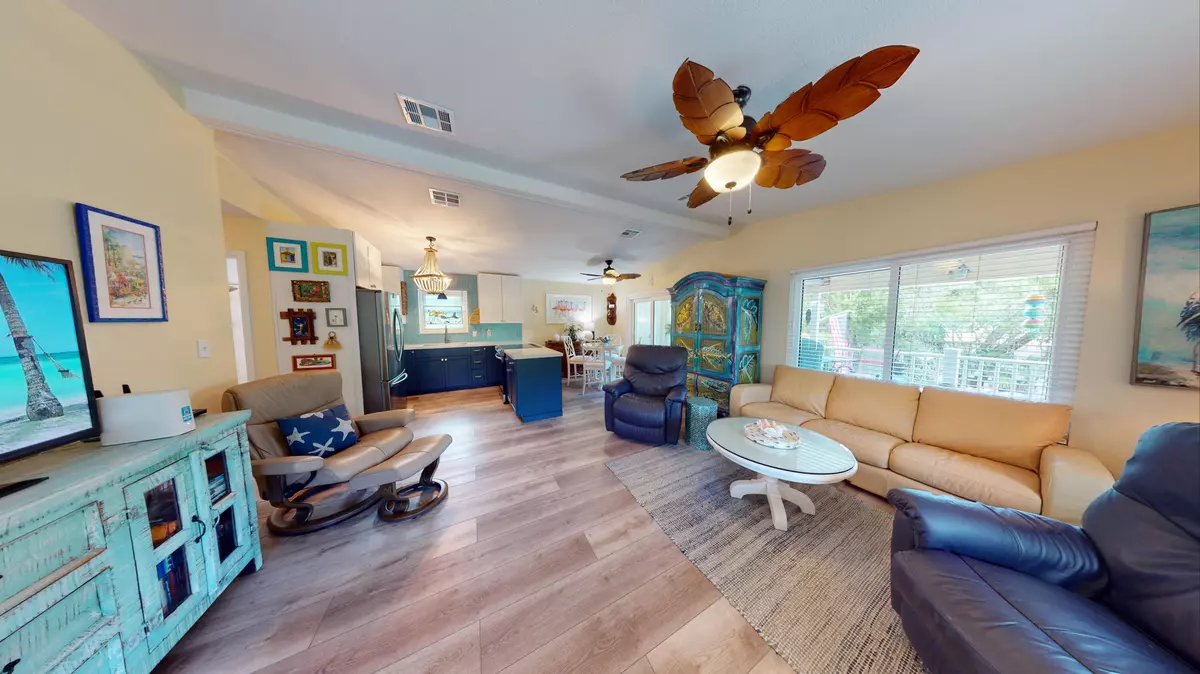 Big Pine Key, FL 33043,29127 Camellia LN