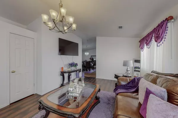 Albuquerque, NM 87121,9605 Tristani RD SW