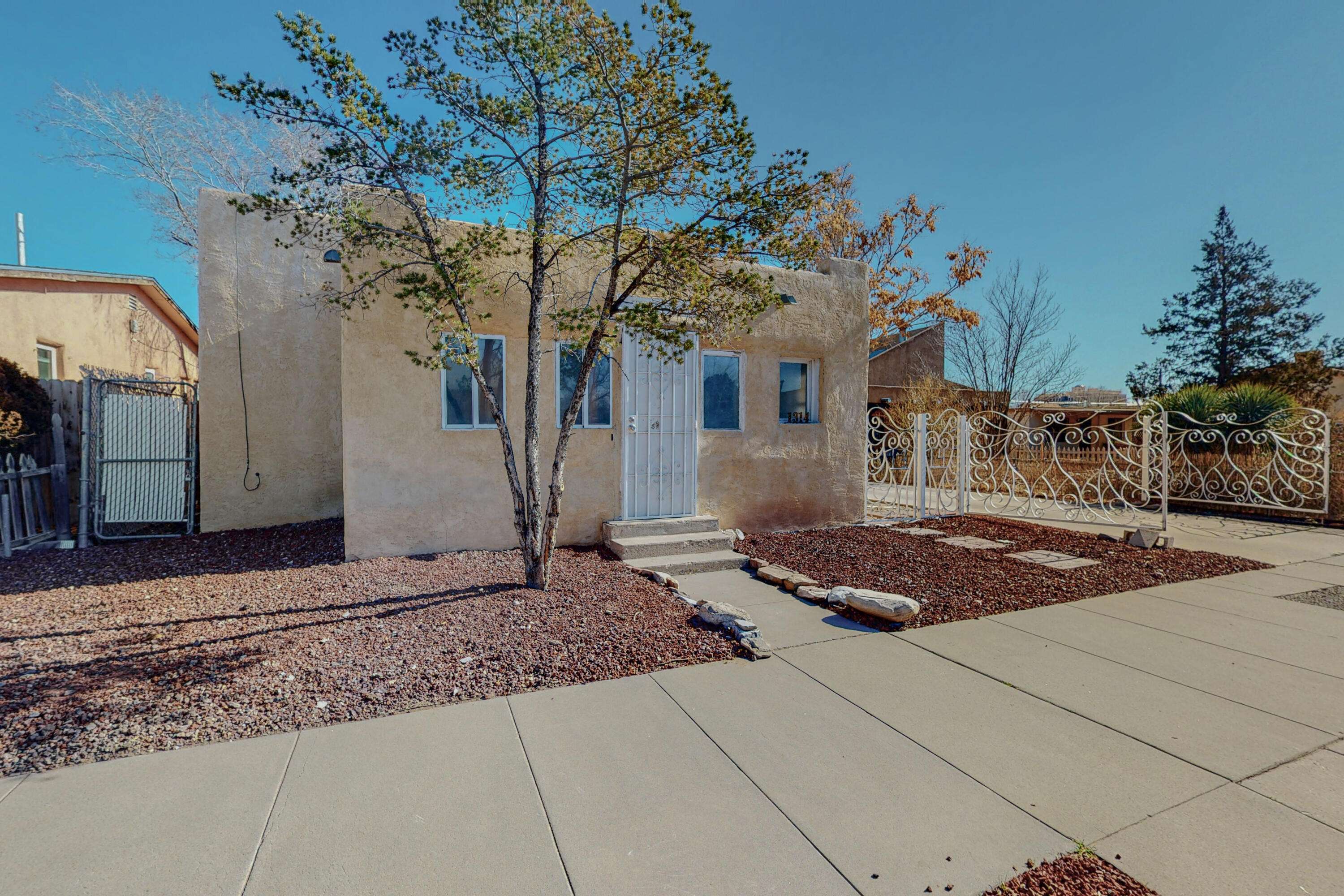 Albuquerque, NM 87102,1314 LOS TOMASES DR NW
