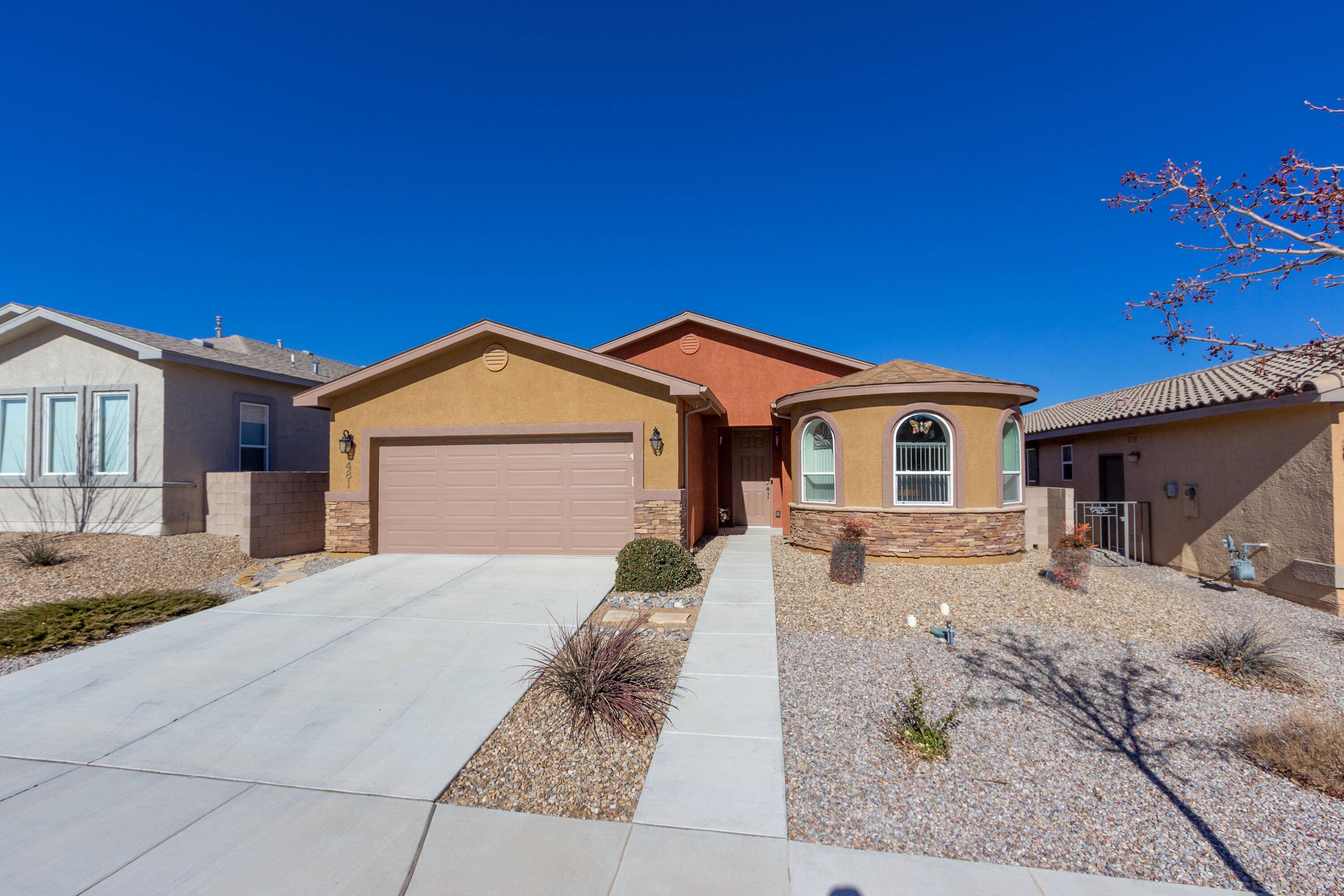 Los Lunas, NM 87031,481 Zuni River CIR SW