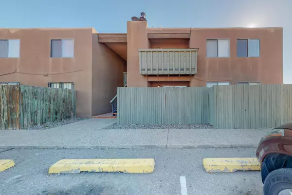 227 La Vida Nueva Del Oeste SW, Albuquerque, NM 87105