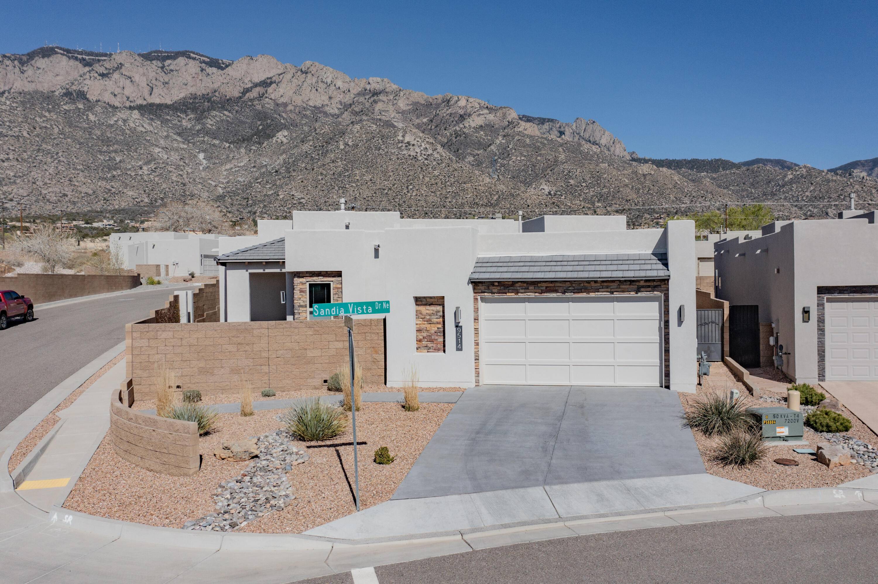9514 SANDIA VISTA DR NE, Albuquerque, NM 87122